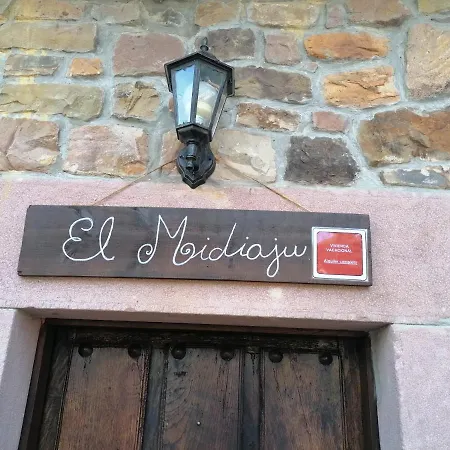 Holiday home El Midiaju Carmona (Cantabria)